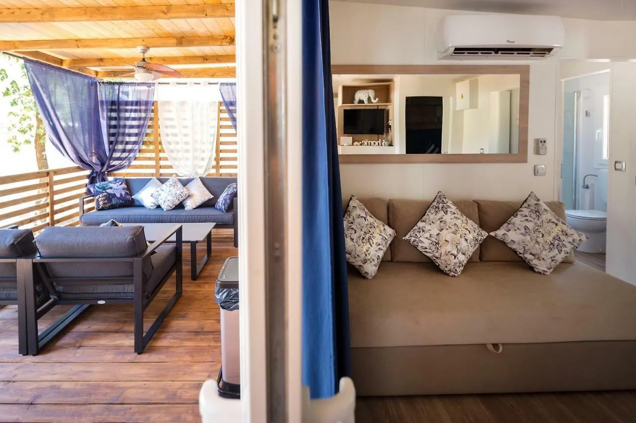 Mobile Home Happynest Biograd Na Moru
