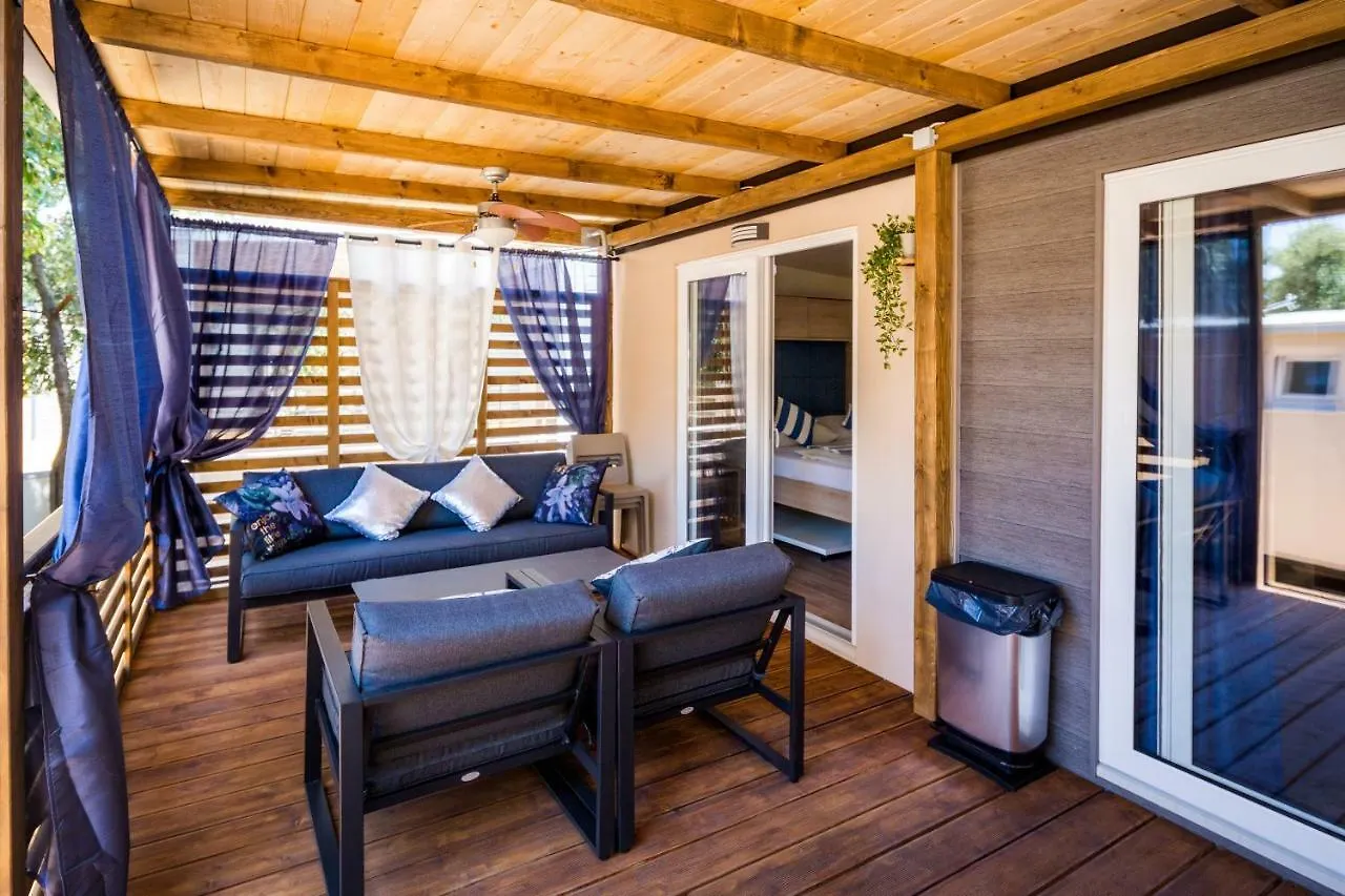 Mobile Home Happynest Biograd Na Moru Croatia