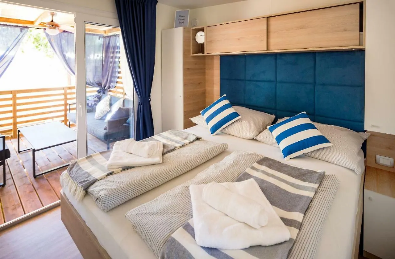 Mobile Home Happynest Biograd Na Moru